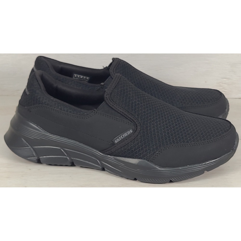 Skechers Relaxed Fit Mens Sz 9 Black Mesh Slip On Memory Foam Sneakers 52821